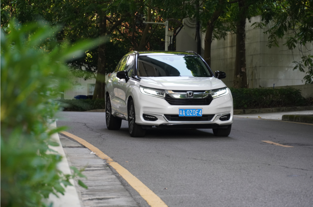 2020款广汽本田冠道9at至尊版 awd 双色冠道370turbo