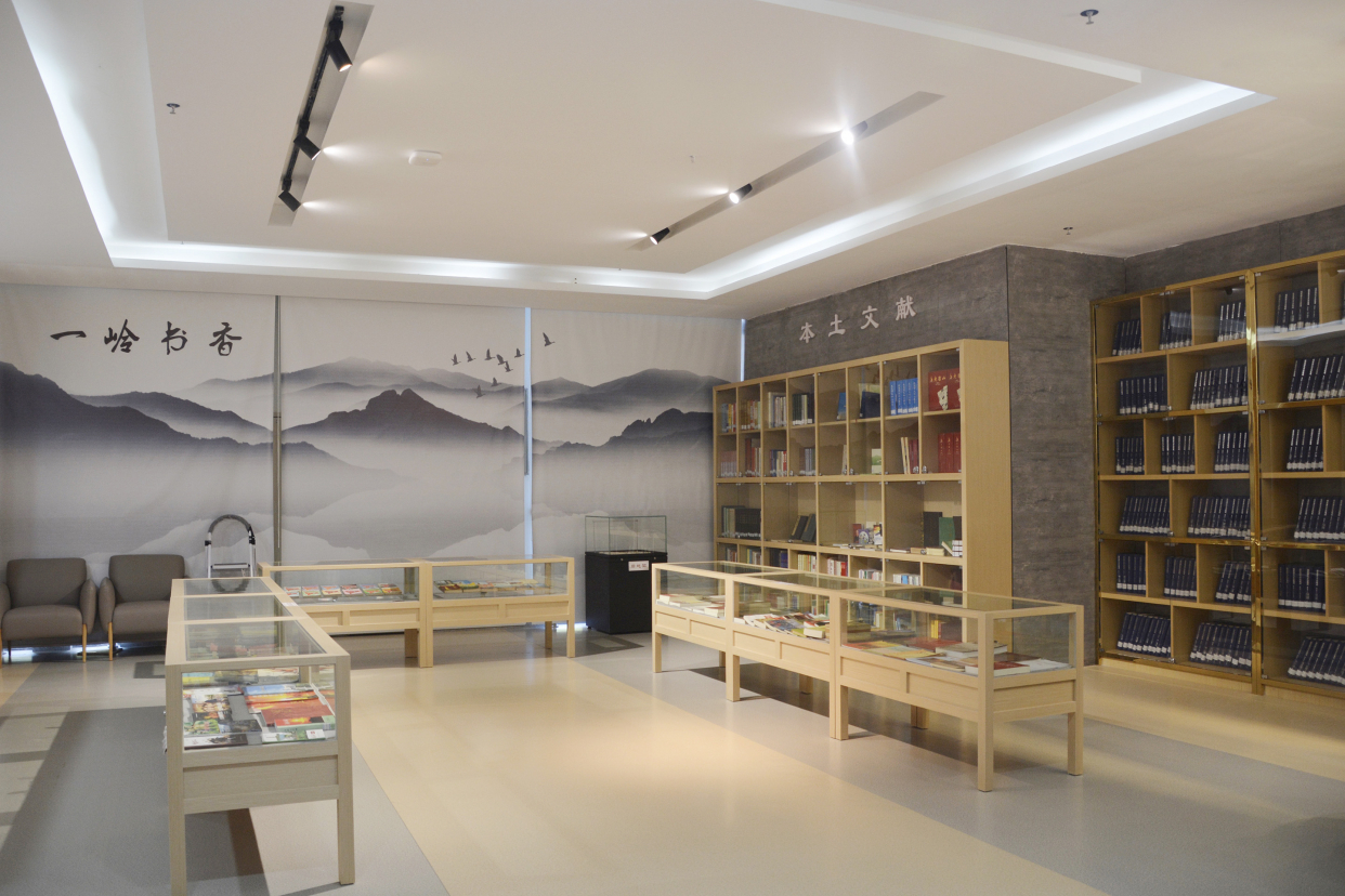 大岭山图书馆:历经20载辛勤收集,建立东莞规模最大东纵文献特藏