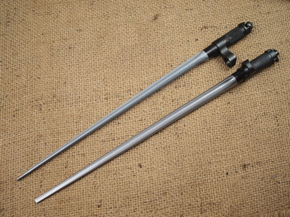 刀身喂毒,国际禁用?从俄国刺刀百年发展,看中国三棱刺刀真相