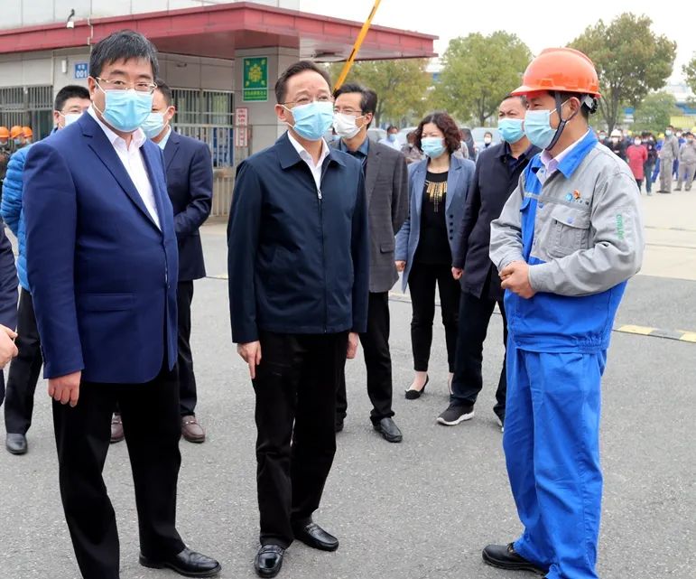 张坤督查疫情防控工作