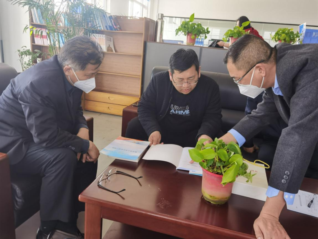 姜勇同志走访威海翰维邦游艇有限公司邹德生同志走访威海英特曼家居