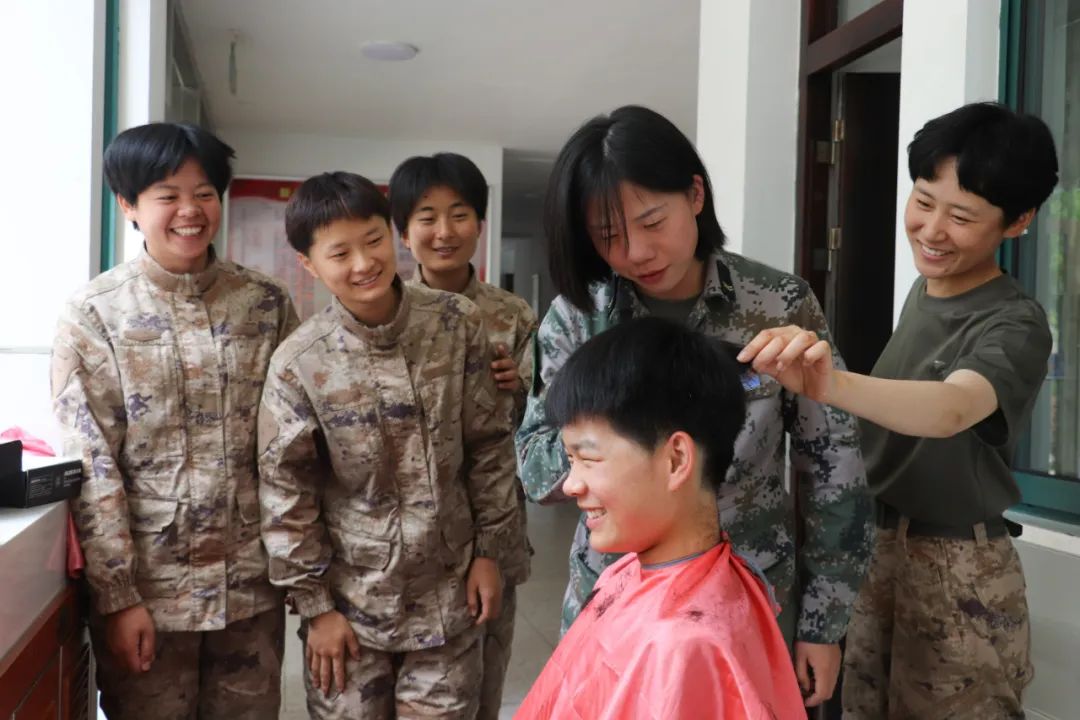 新训女兵连,别样芳华别样美!