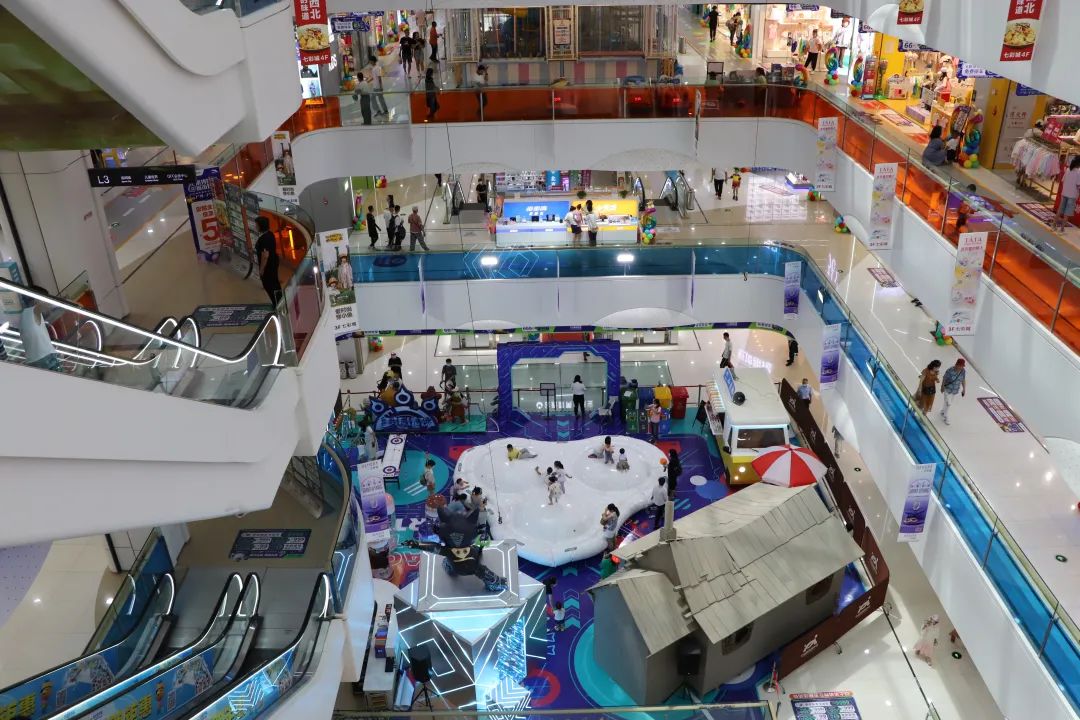 商场精彩活动迎暑期 释放消费活力