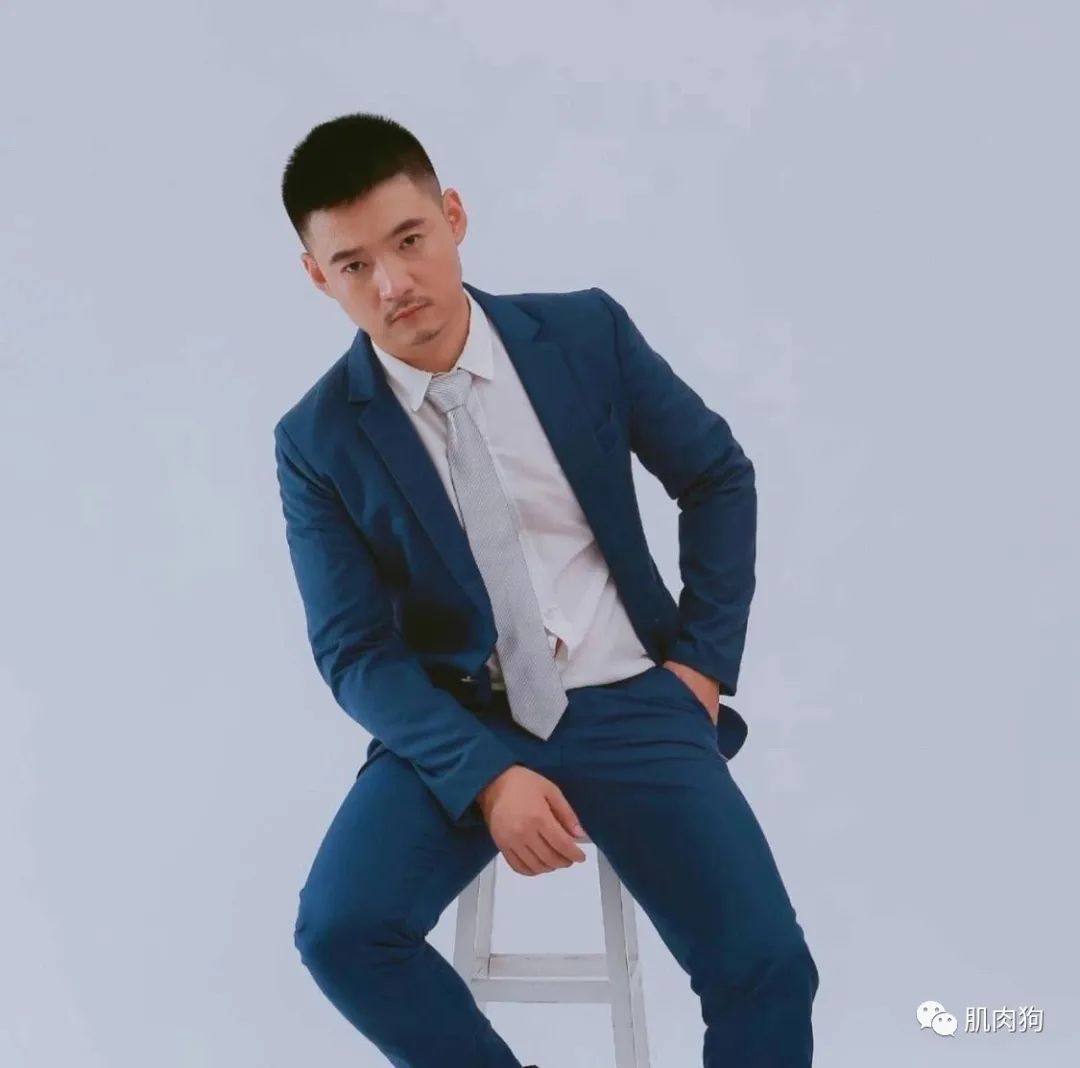 男生最帅正装照刷屏,小姐姐们不淡定了