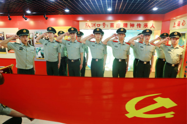 武警官兵这样为党"庆生"