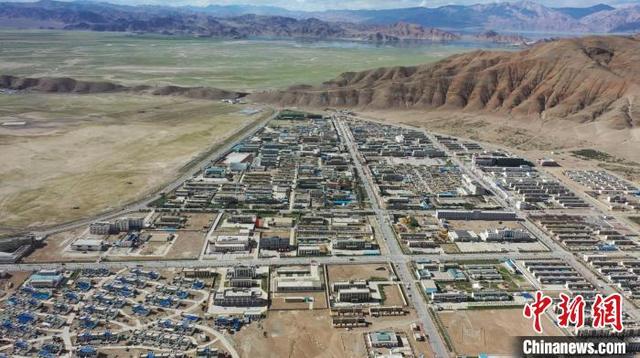 图为航拍西藏自治区阿里地区日土县. 贡嘎来松 摄