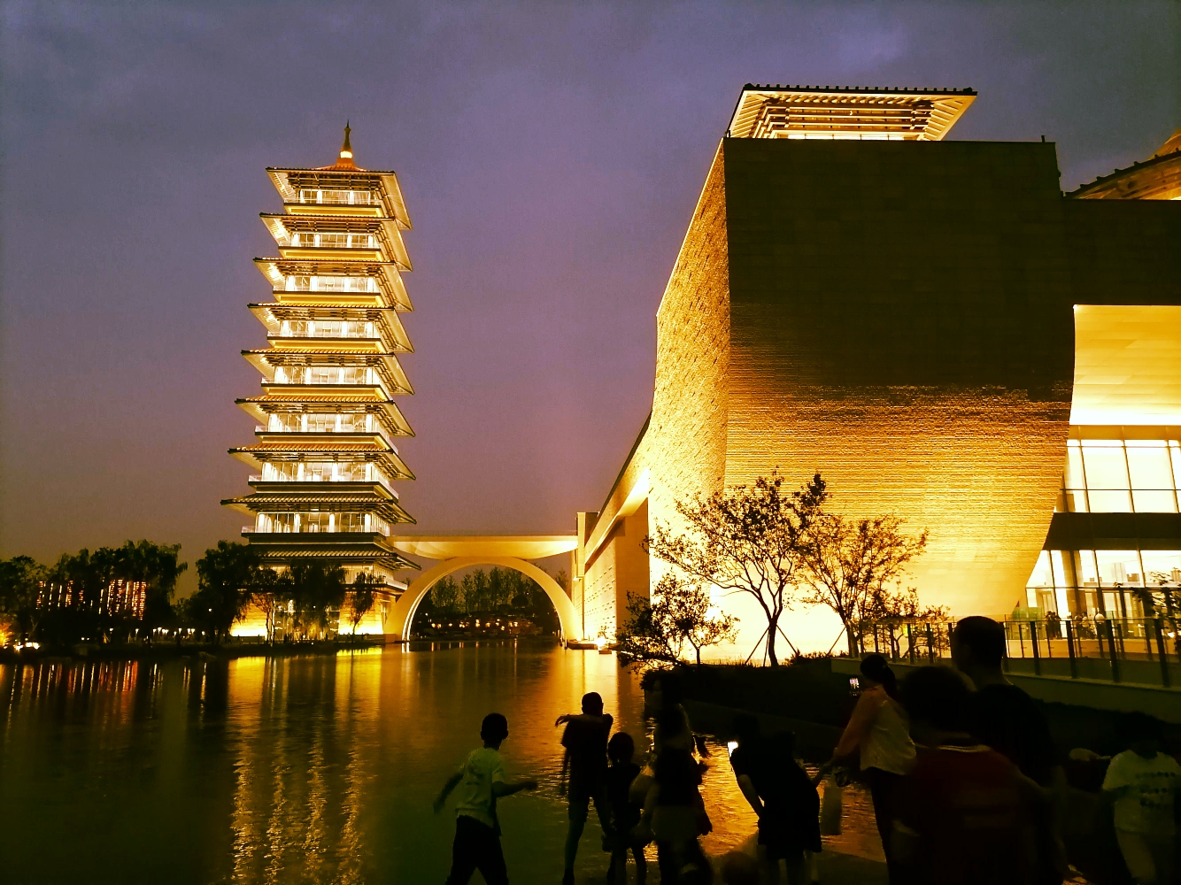 蝶戀花:揚州中國大運河博物館夜景