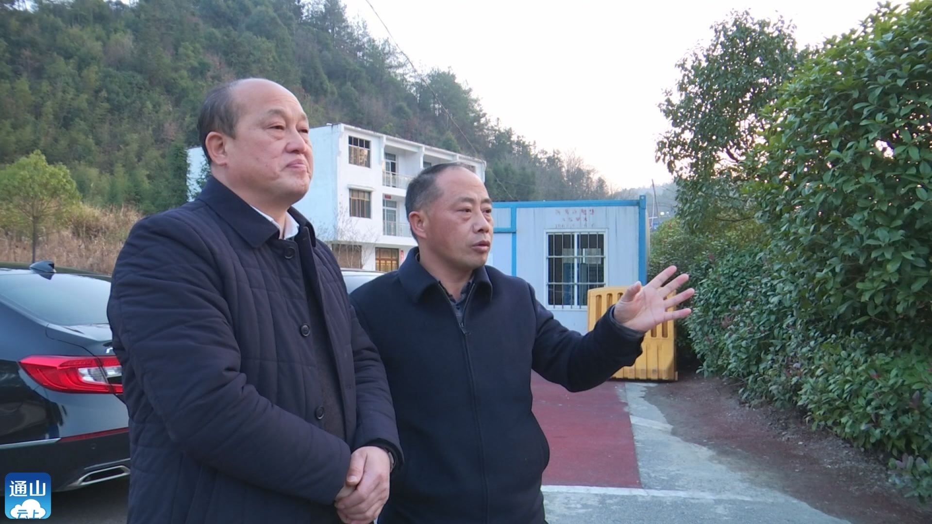 吴柏林到杨芳林乡开展巡林工作