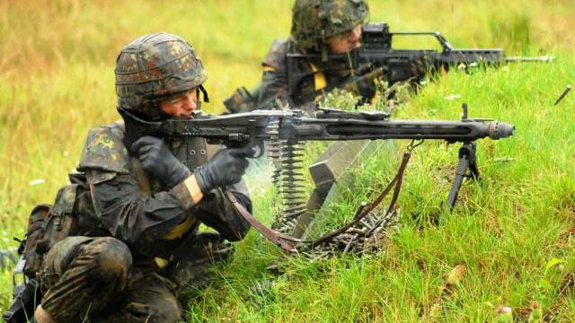 班长军备库和平精英版08:以mg42通用机枪为蓝本的机关枪