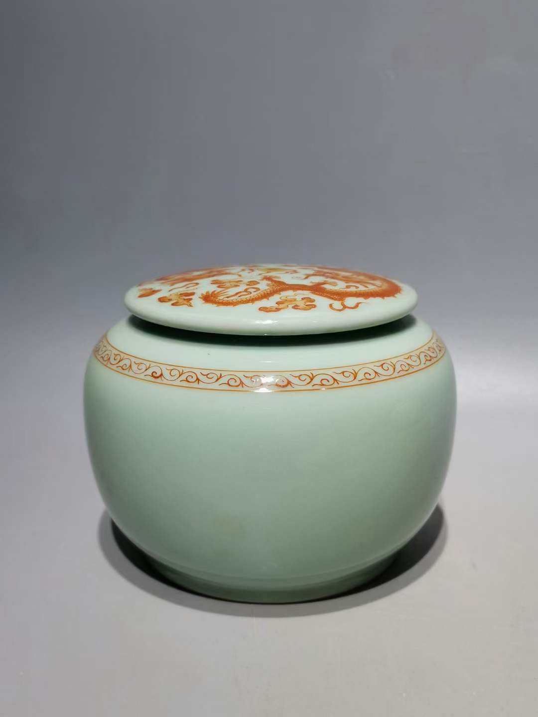 豆青釉矾红双龙戏珠围棋罐-大清乾隆年制「旧藏」