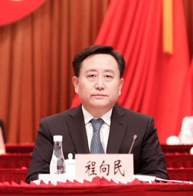 马列坚程向民出席区第六次妇女代表大会开幕式