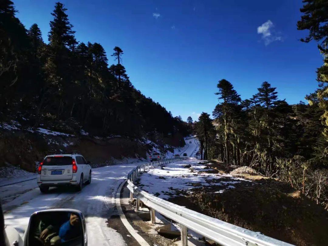 自驾穿越|不一样的泸亚线,带你走进深秋的稻城亚丁!