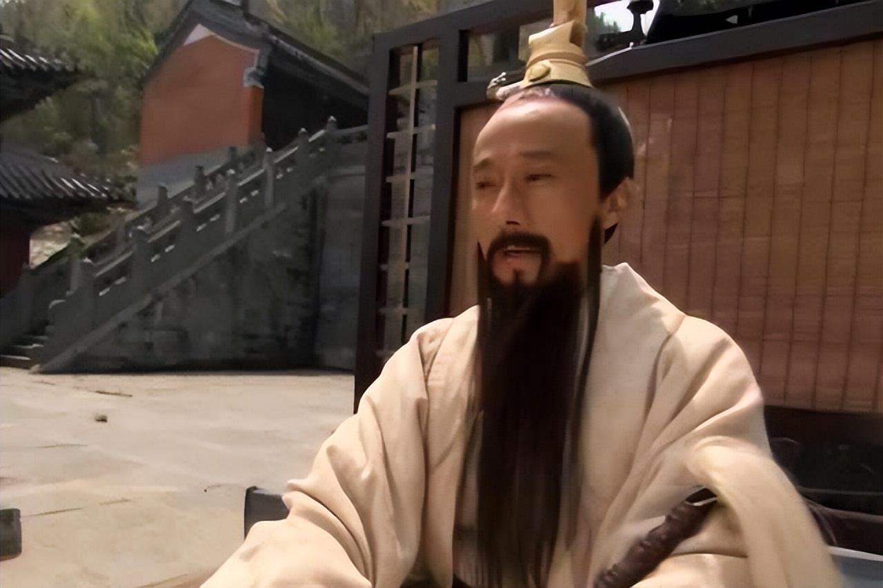 兰盆会上究竟发生了什么事?镇元子竟要用两个人参果接待唐僧