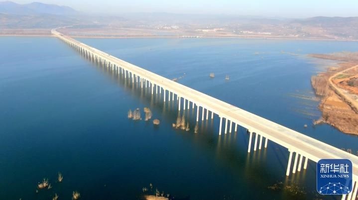 西淅高速张湾特大桥全线贯通