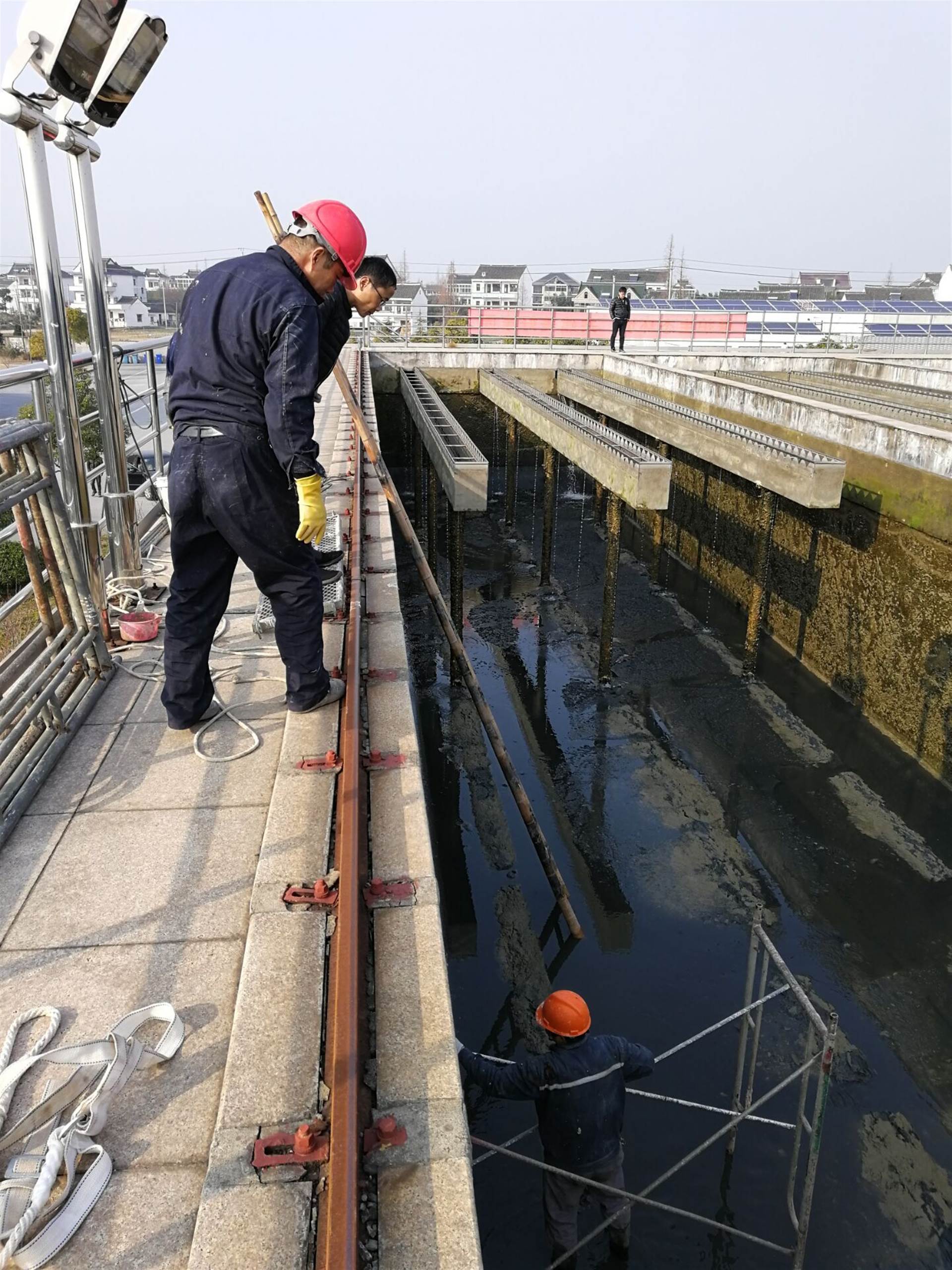 沉澱池牆面滲水堵漏如何處理漏水 循環水池滲漏水補漏如何處理