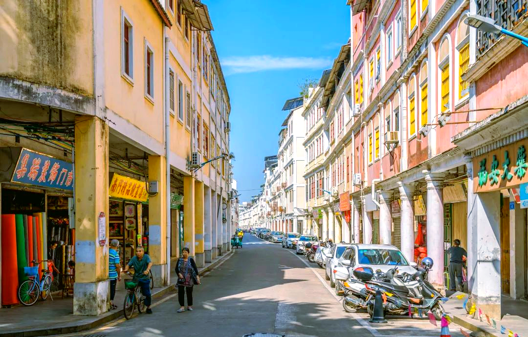 漫步梅州老街,体验深厚客家文化与烟火人生