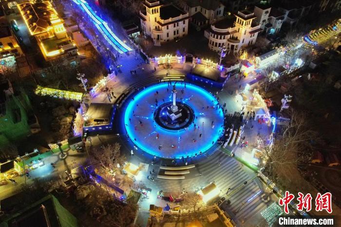 百年冰场风采再现:天津意风区掀起冰上热潮