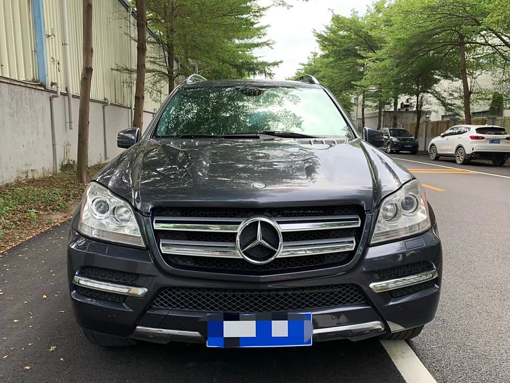 谈及2012款奔驰gl450,不得不提的是其强劲的动力表现