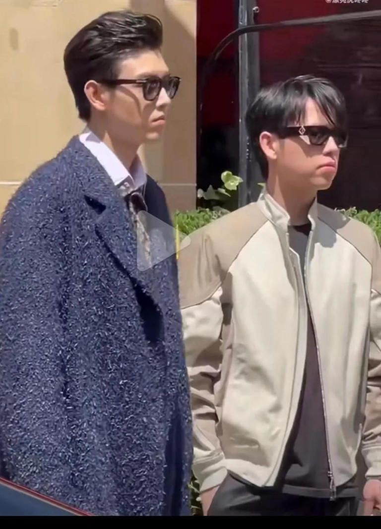 陈飞宇陈雨昂兄弟同框巴黎时装周,兄弟互动引网友热议