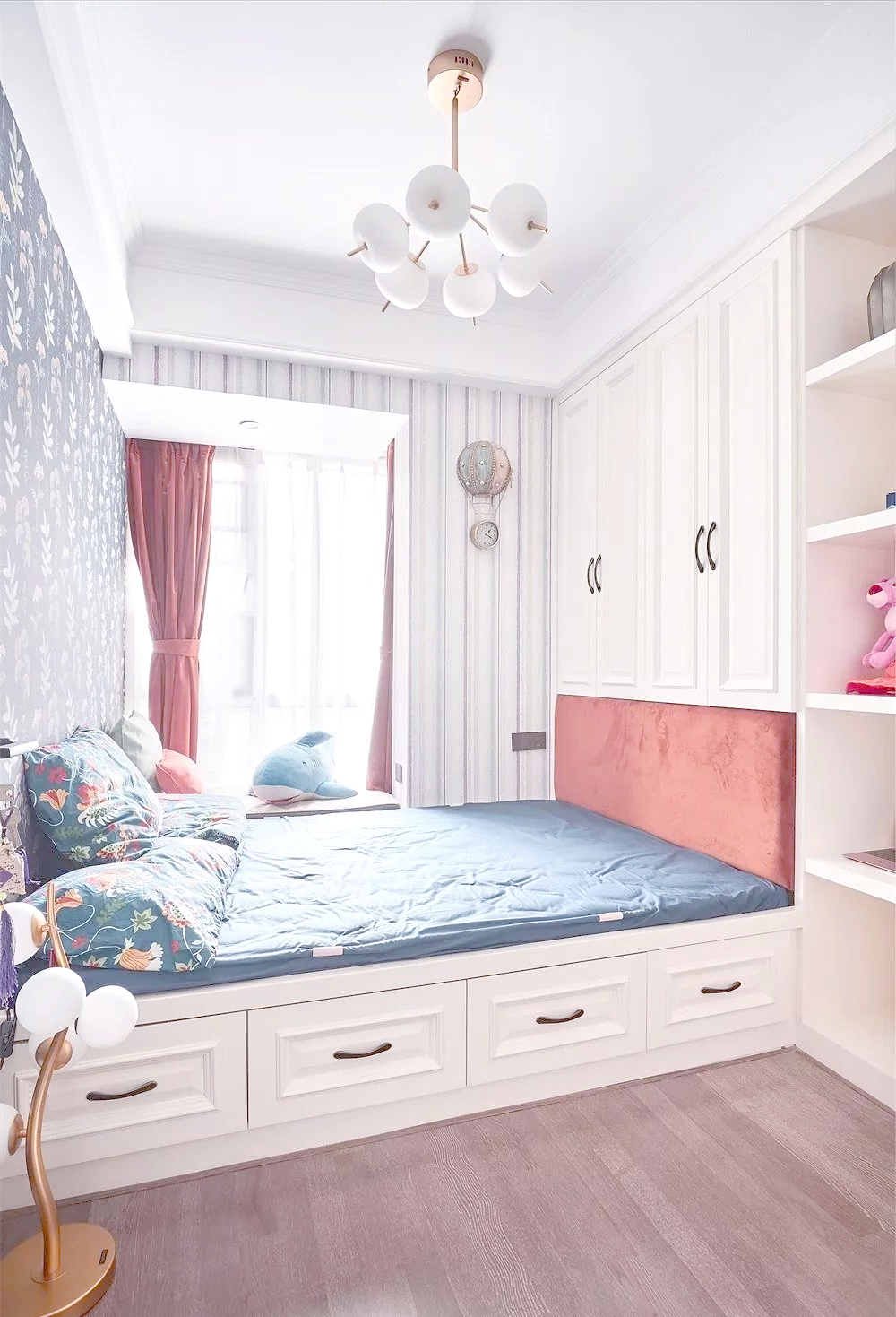 儿童房装榻榻米:小空间不再拥挤的秘诀