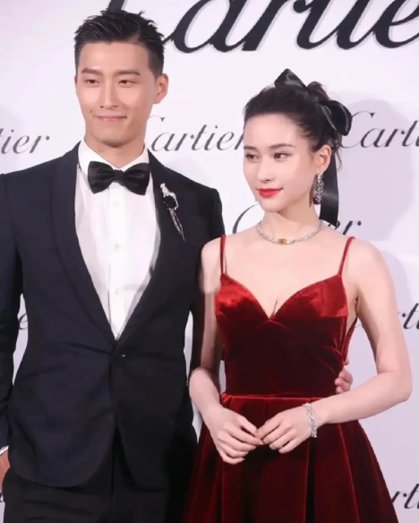 赌王千金何超莲和窦骁婚礼路透曝光,巴厘岛拍婚纱照,身材姣好