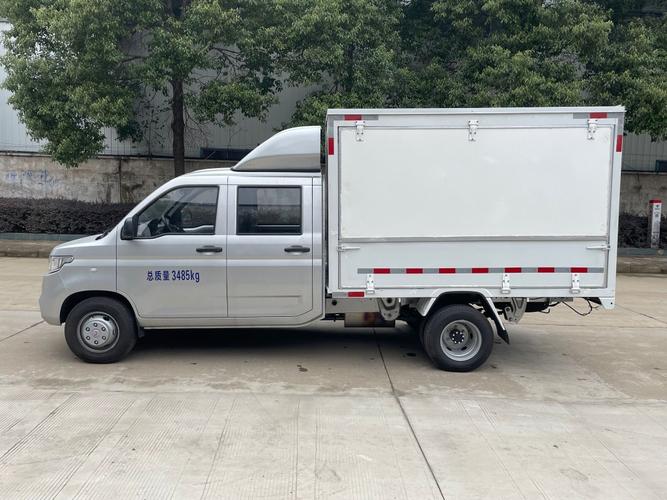 五菱新卡后双轮栏板车参数