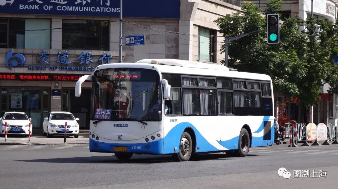 线路自雪野二路世博大道至南汇汽车站总长为46.25公里.