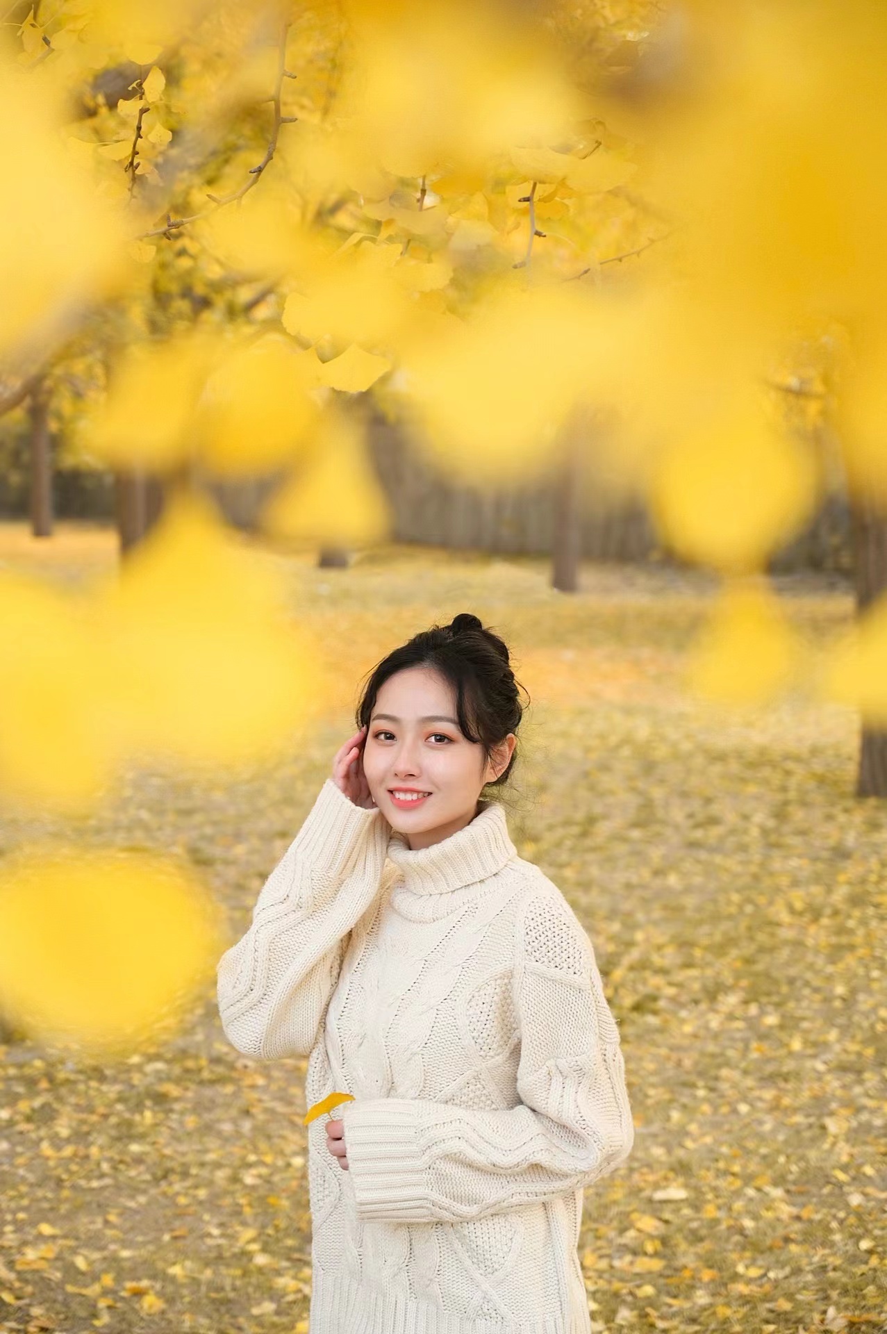 一个人拍照也能美美的,推荐8个自然好看的姿势,新手也可以用