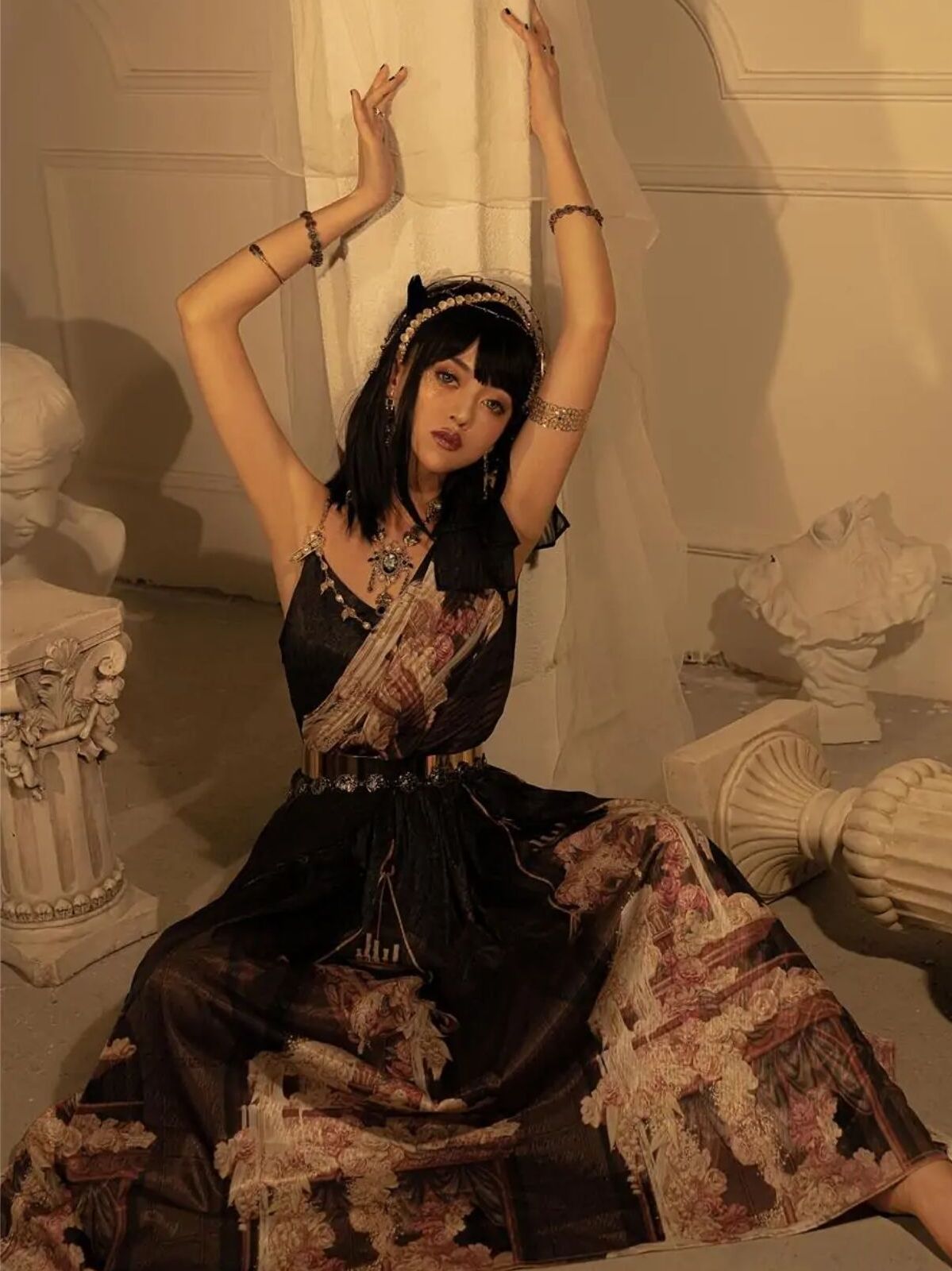 "希腊风"洛丽塔看似软塌塌,其实很高级,可惜大部分lo娘不敢穿