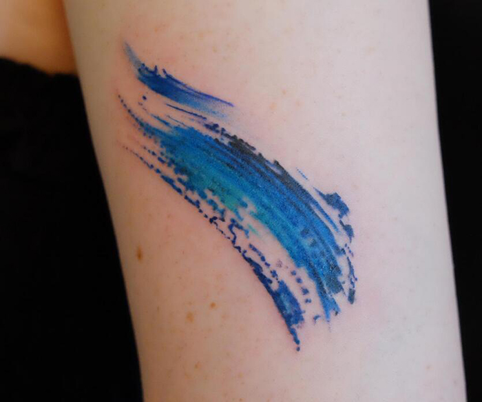 色彩那么饱满 洒脱奔放自由的笔触 这样的艺术纹身你喜欢吗(一)