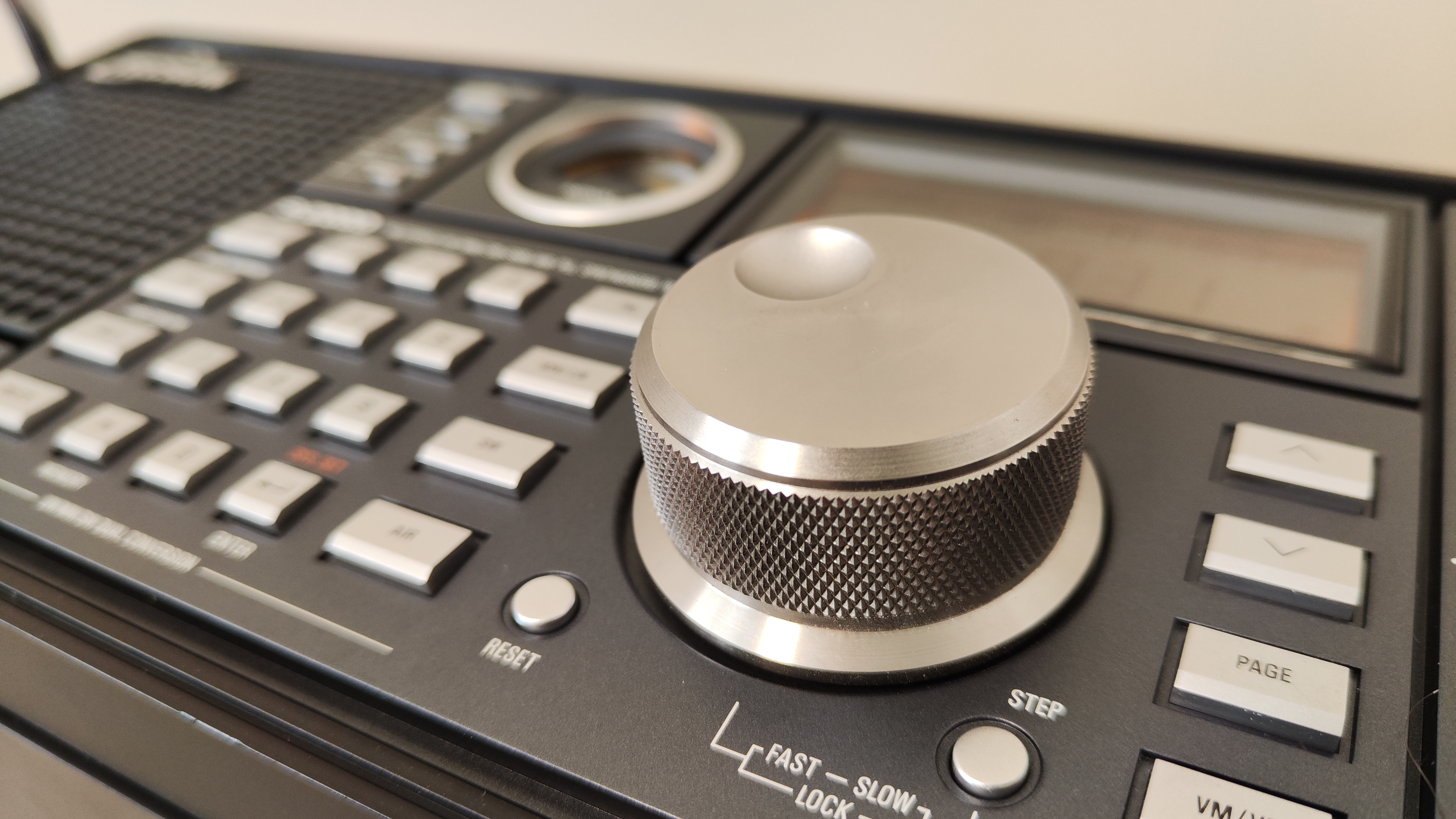 德生s2000收音机外观与功能介绍,专门献给视障人士的礼物