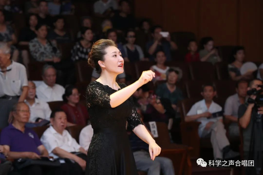 李默然,青年指挥家,中国科协科学之声合唱团现任指挥,艺术指导(2009年