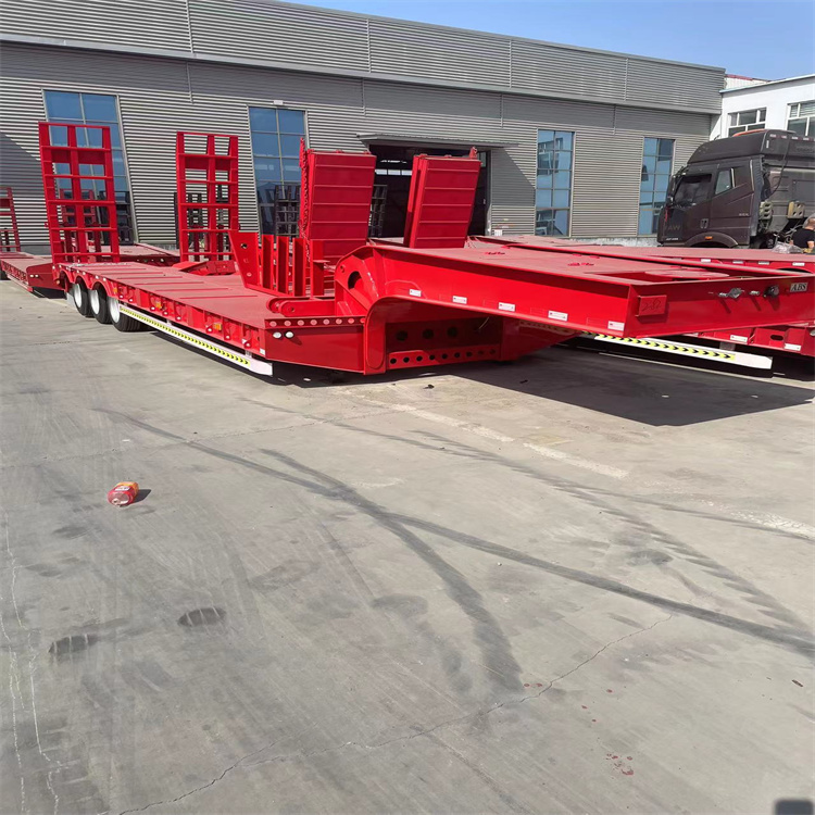 四线八轴低平板半挂车