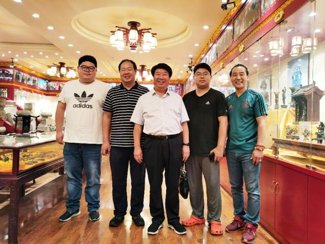 白振国,赫玉建一行莅临南阳万世之宝博物馆调研指导工作
