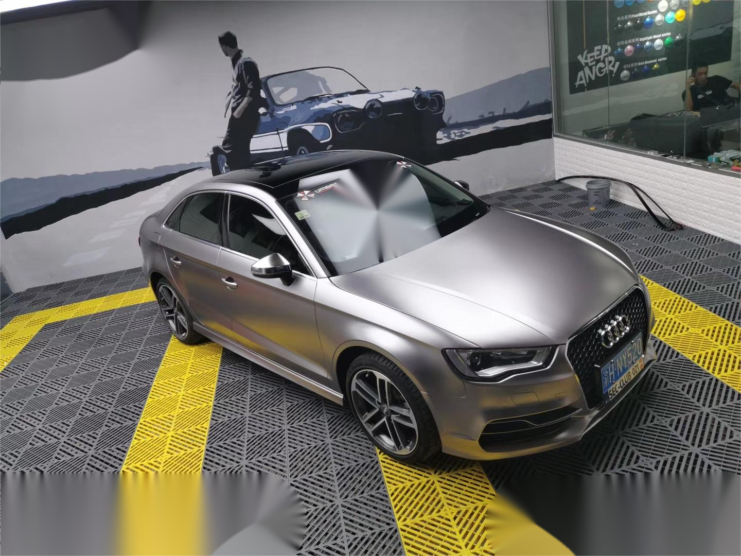 奥迪a3汽车tmd潮牌改色膜电光战斗灰