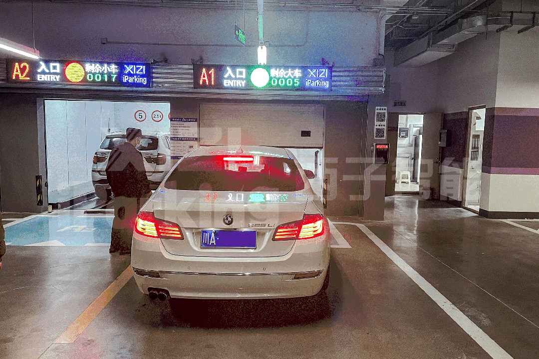 成都首个医院类智慧立体停车库——成都中西医结合医院全智能立体车库