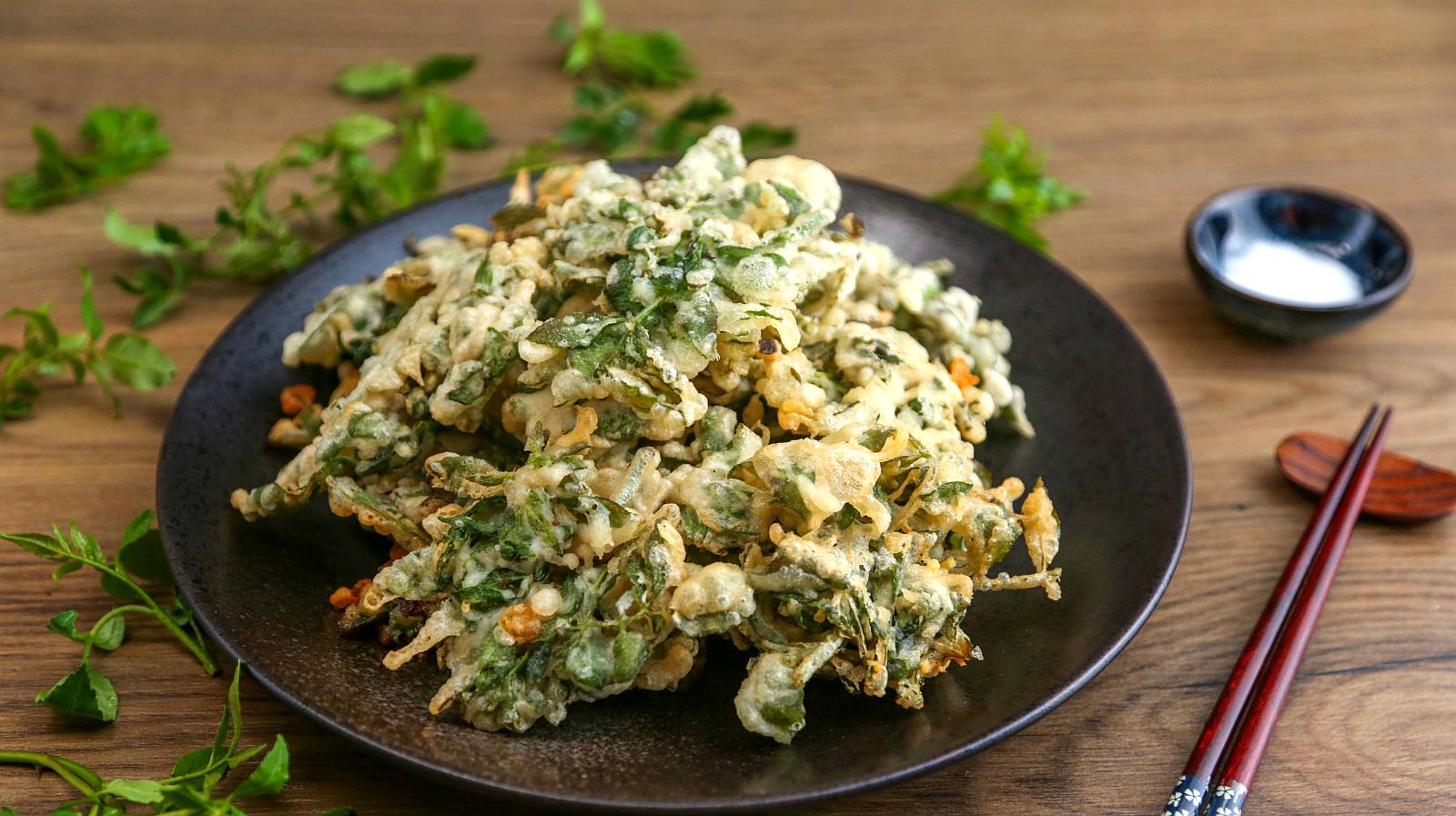 第一次见四川丈母娘,地方美食太奇特,父母转身就丢垃圾桶