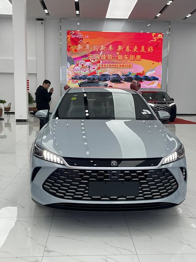 搭dm 5.0混动内外升级,25款比亚迪秦plus dm