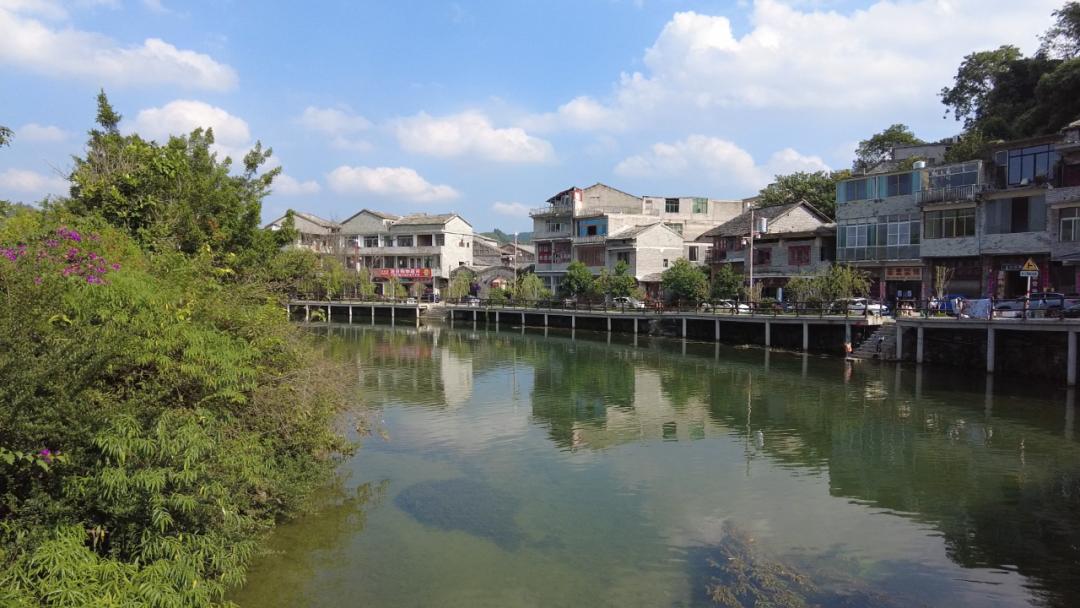 黄果树旅游区石头寨村:国庆假期一日游好去处