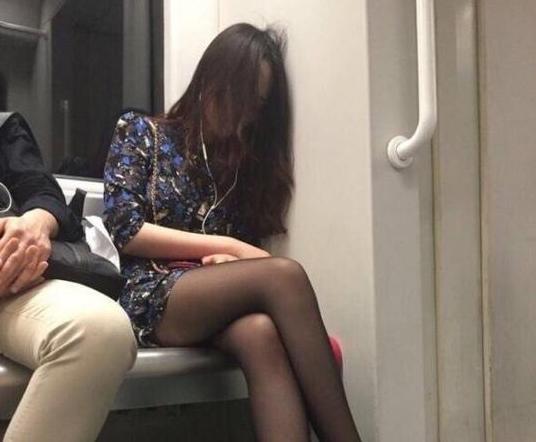 2015年,女白领爱上45岁农民工,逼婚不成自尽,尸检发现另有死因