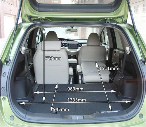 的尺寸设计精巧,深度达到920mm,宽度可在1000mm