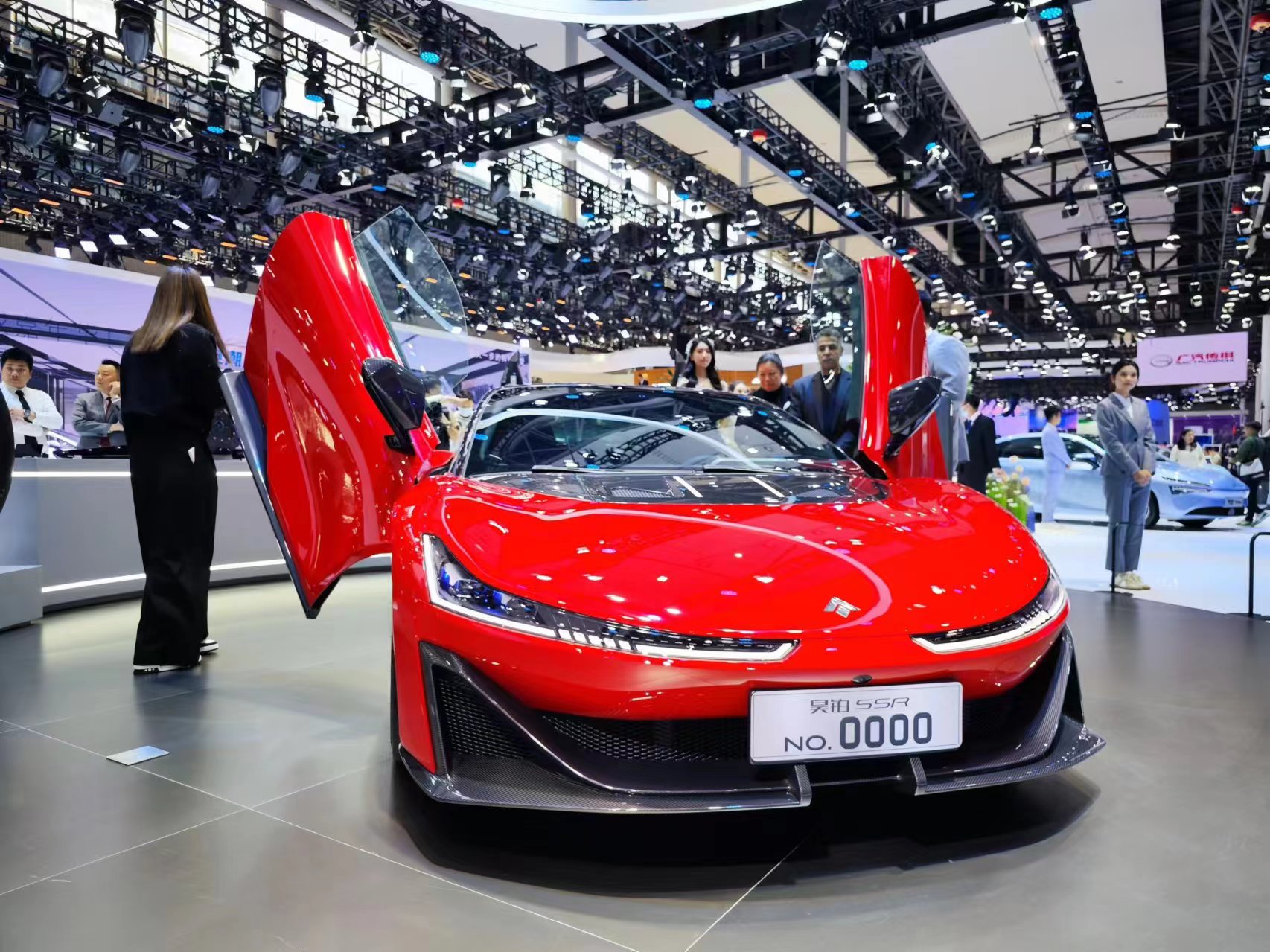 会跳舞的电动超跑售价168万的仰望u9上市年中启动交付