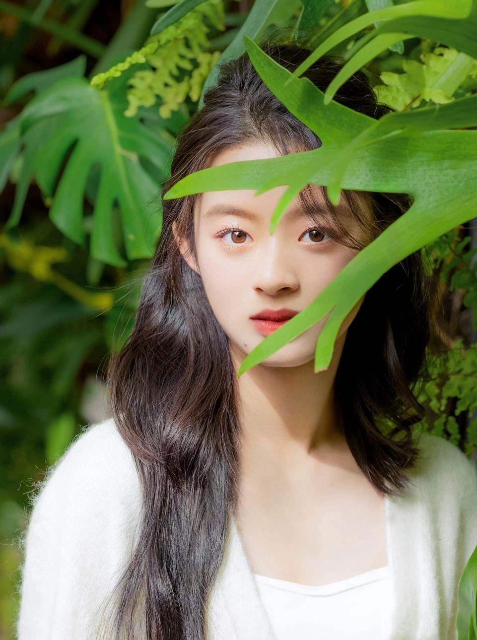 黄杨钿甜白色毛衣青春活泼写真