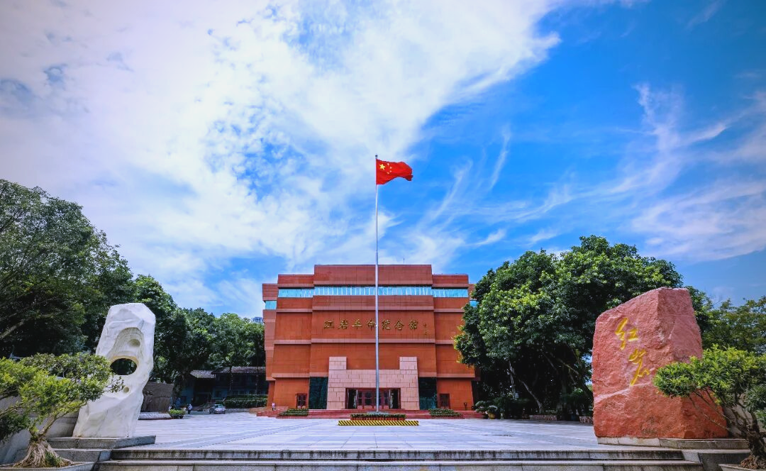 红岩博物馆80周年纪念:孩子们的时空对话之旅