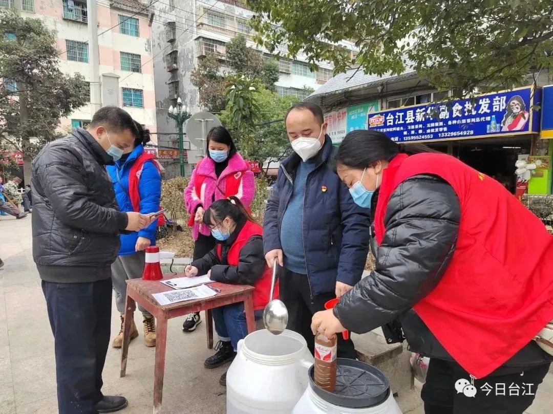 台江县免费发放中药汤剂赢得广大民众赞扬