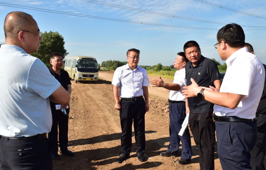 李忠斌深入伊通河北北段巡河并调研防汛工作