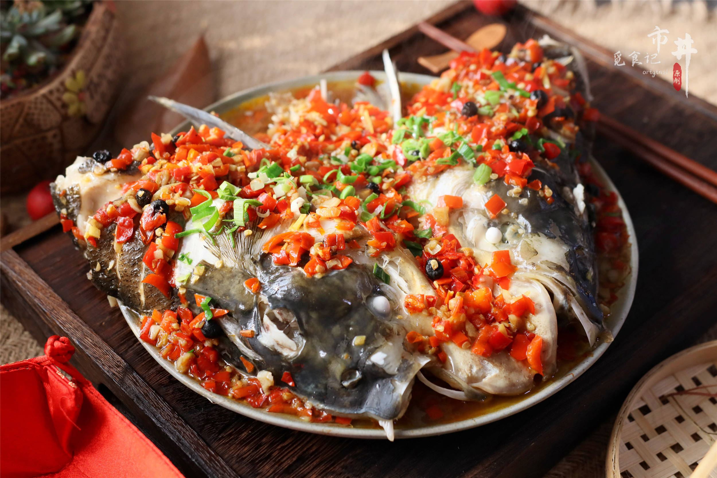 剁椒鱼头:一道挑战味蕾的中国传统菜肴