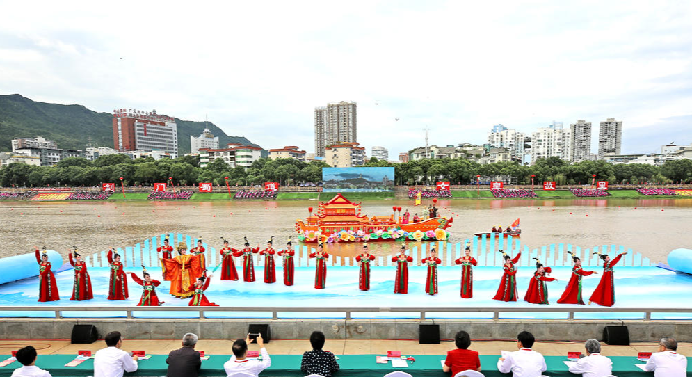 第33届广元女儿节盛大开幕 "画卷广元"擘画出美好蓝图