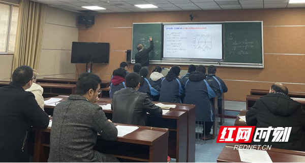 永州四中举办青年教师优质课,示范课片断教学竞赛