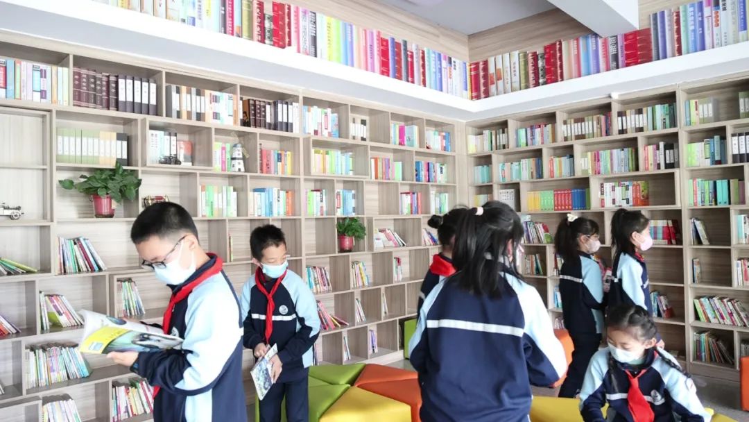 兰州市城关区一只船小学流动阅览站建立